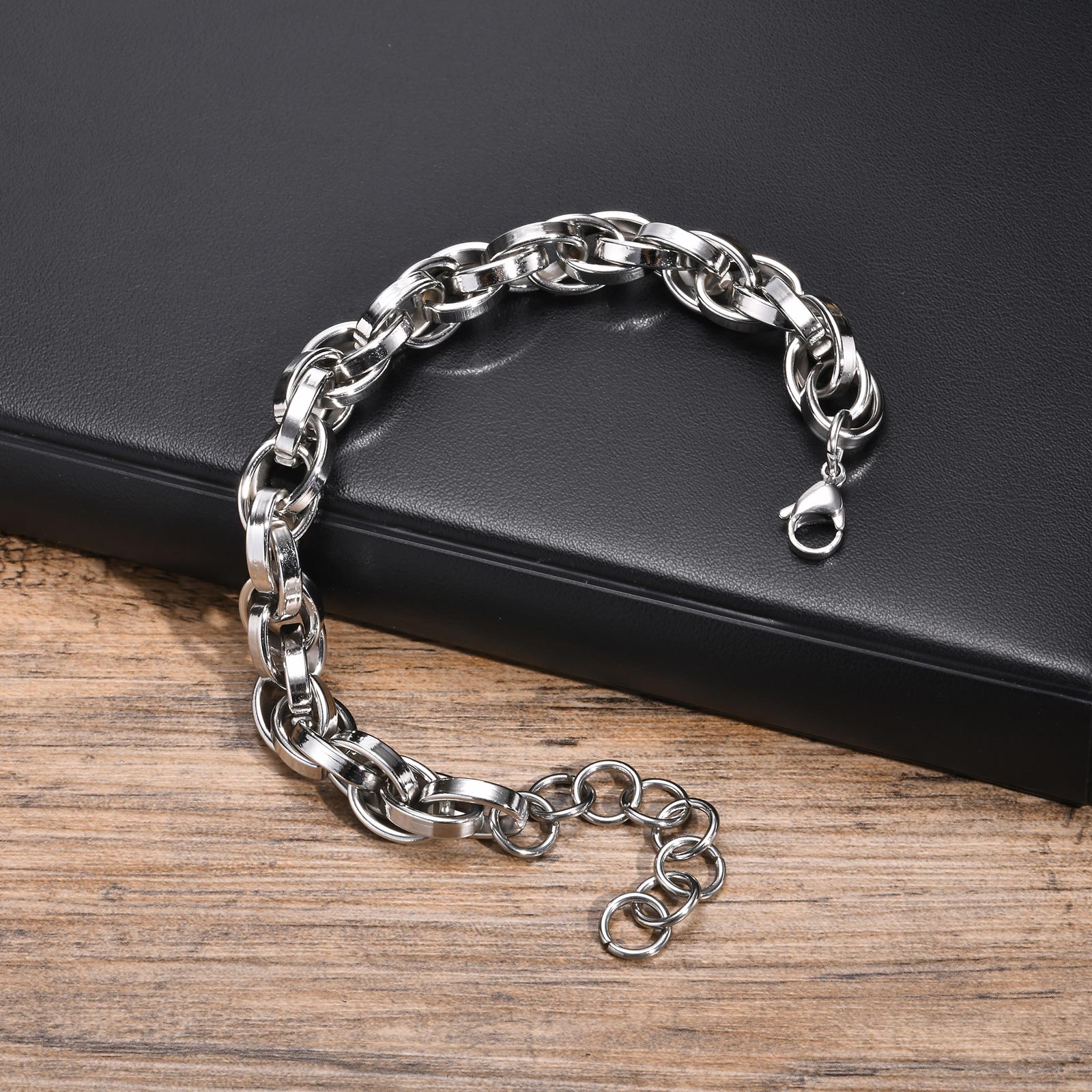 Braccialetti minimalisti con c - Women Bags Price recensione e prezzo