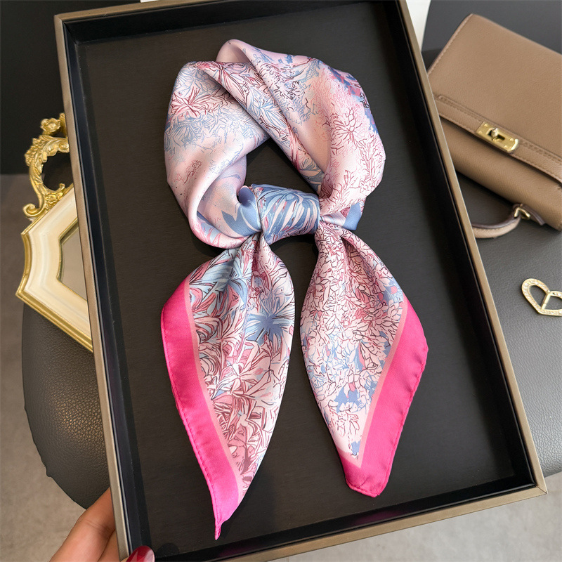 Sciarpa di lusso con stampa di - Women Bags Online recensione e prezzo