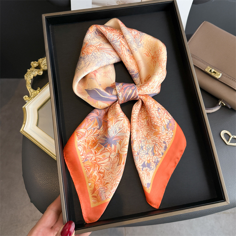 Sciarpa di lusso con stampa di - Women Bags Online recensione e prezzo