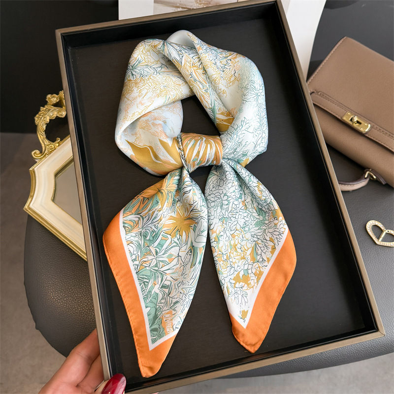 Sciarpa di lusso con stampa di - Women Bags Online recensione e prezzo