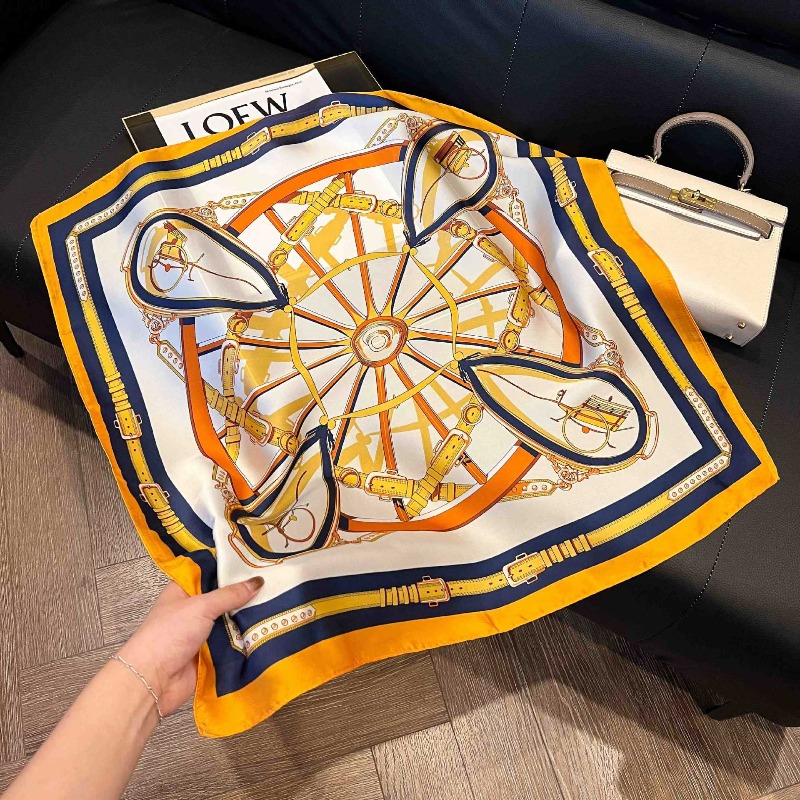Foulard Quadrato Sottile in Se - Women Bags Online recensione e prezzo