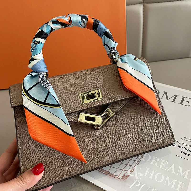 Sciarpa con tracolla stampata  - Women Bags Online recensione e prezzo
