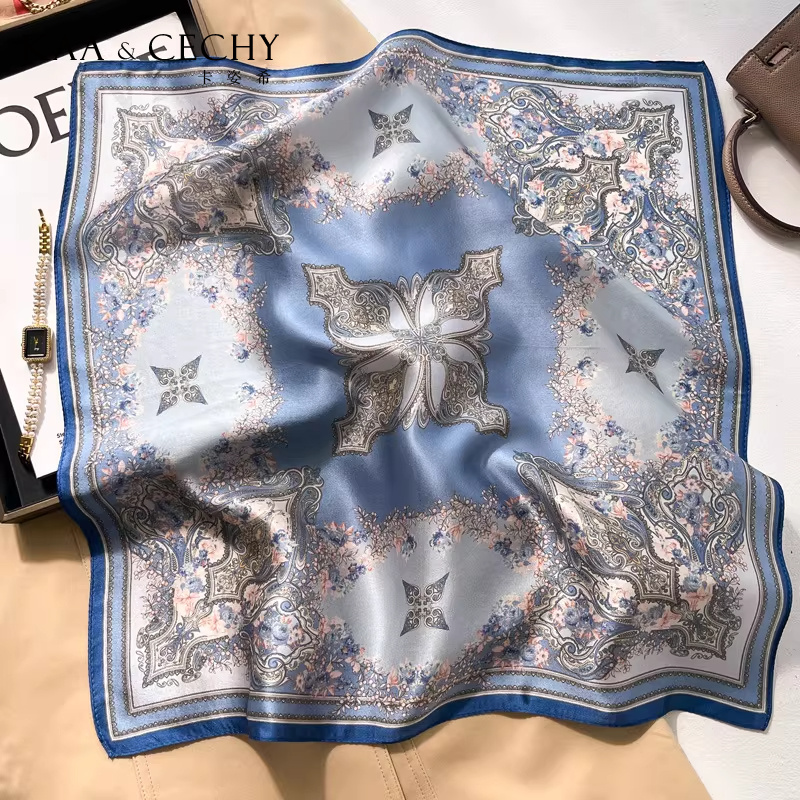 Foulard Quadrato in Seta di Ge - Women Bags Online recensione e prezzo