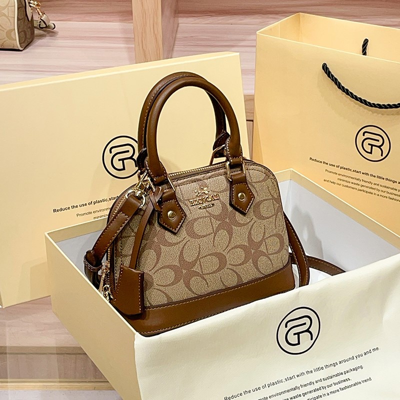Borsa a Conchiglia da Donna di - Women Bags Trend 2025 recensione e prezzo