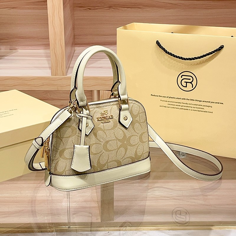 Borsa a Conchiglia da Donna di - Women Bags Trend 2025 recensione e prezzo